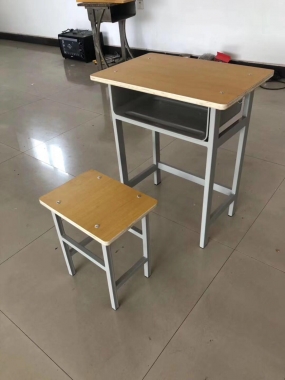 课桌椅